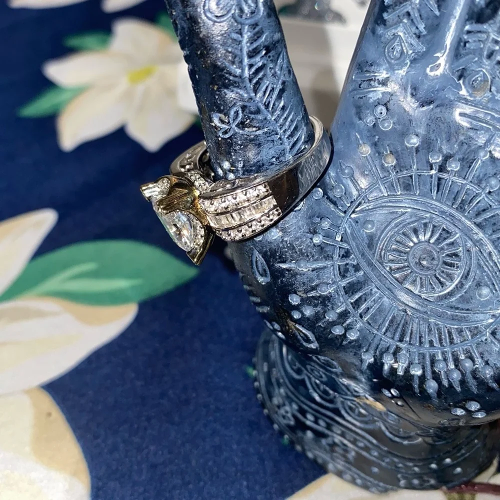 VERRAGIO VINTAGE 925 CZ BEAUTIFUL TWO TONE DIAMOND RING